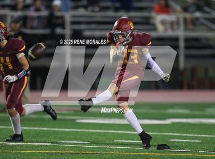 Thumbnail 2 in Village Christian vs La Canada photogallery.