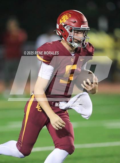Thumbnail 1 in Village Christian vs La Canada photogallery.
