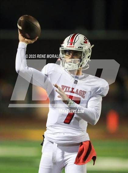 Thumbnail 1 in Village Christian vs La Canada photogallery.