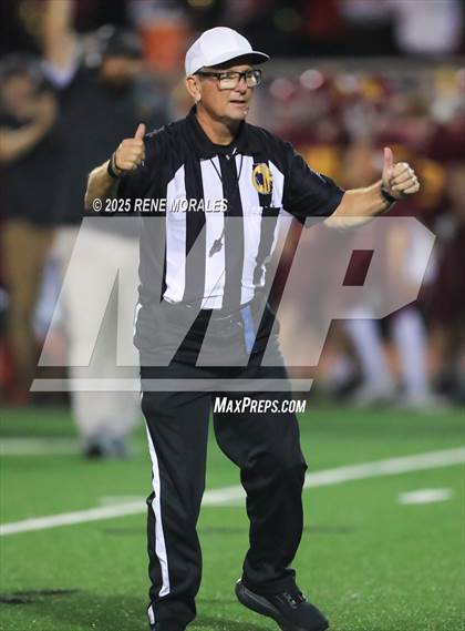 Thumbnail 3 in Village Christian vs La Canada photogallery.