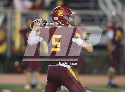 Thumbnail 2 in Village Christian vs La Canada photogallery.