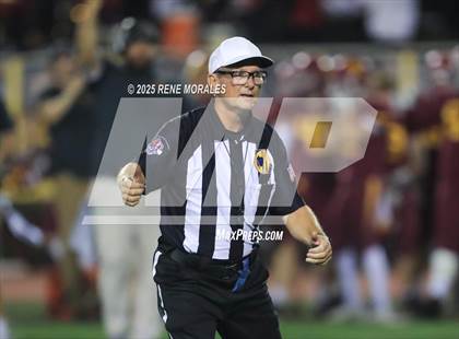 Thumbnail 2 in Village Christian vs La Canada photogallery.