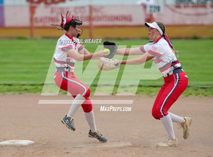 Thumbnail 3 in Bucktail vs Montgomery (PIAA District IV Class A Semifinal) photogallery.