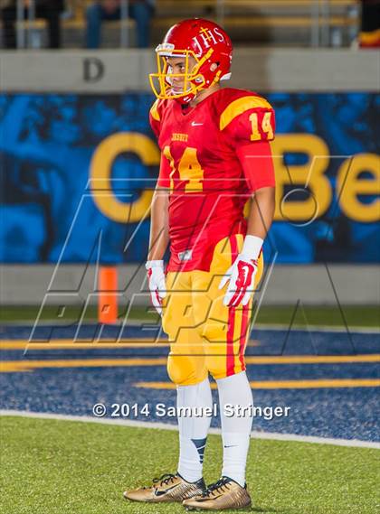 Thumbnail 1 in De La Salle vs. Jesuit photogallery.