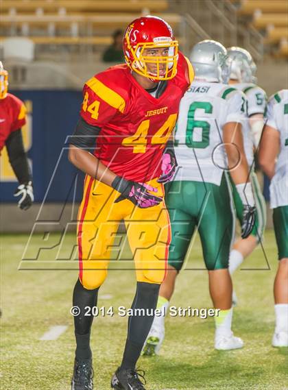 Thumbnail 2 in De La Salle vs. Jesuit photogallery.