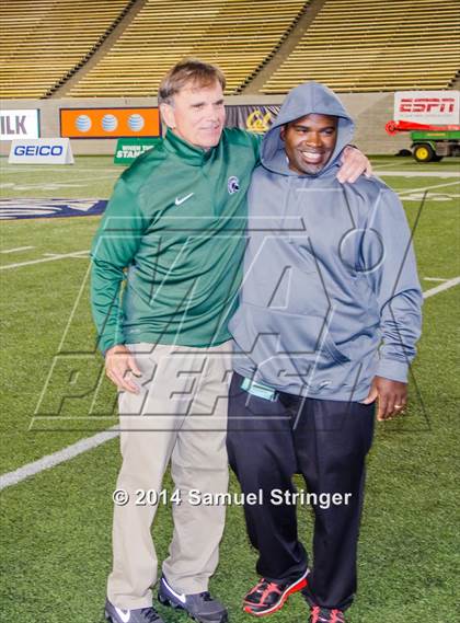 Thumbnail 1 in De La Salle vs. Jesuit photogallery.