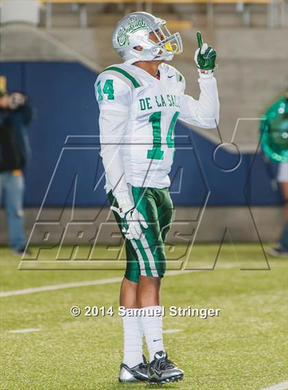 Thumbnail 3 in De La Salle vs. Jesuit photogallery.