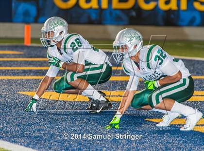 Thumbnail 1 in De La Salle vs. Jesuit photogallery.