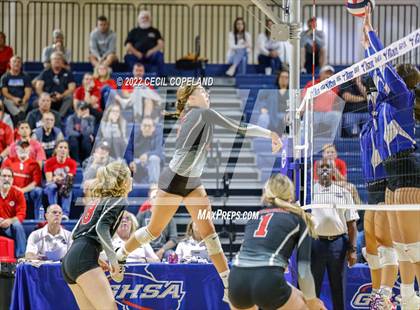 Thumbnail 3 in Oconee County vs. Morgan County (GHSA 3A Championship) photogallery.