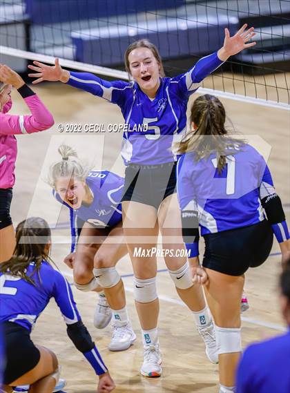 Thumbnail 1 in Oconee County vs. Morgan County (GHSA 3A Championship) photogallery.