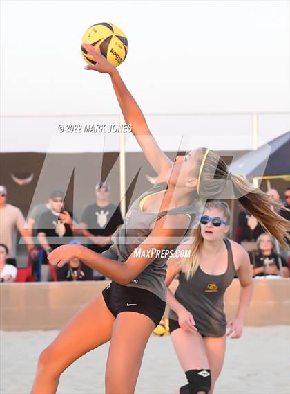 Thumbnail 3 in Salpointe Catholic vs. Flagstaff  (Division II Final) photogallery.