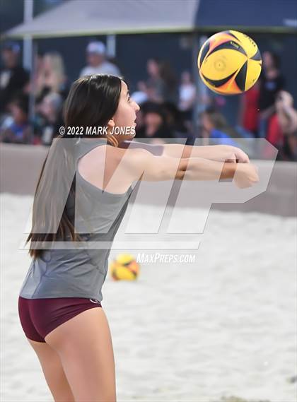 Thumbnail 3 in Salpointe Catholic vs. Flagstaff  (Division II Final) photogallery.