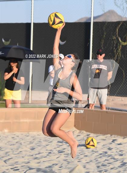 Thumbnail 2 in Salpointe Catholic vs. Flagstaff  (Division II Final) photogallery.