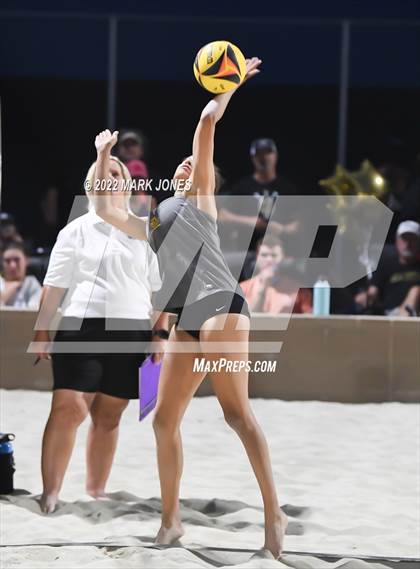 Thumbnail 3 in Salpointe Catholic vs. Flagstaff  (Division II Final) photogallery.