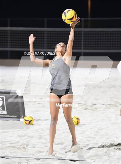 Thumbnail 3 in Salpointe Catholic vs. Flagstaff  (Division II Final) photogallery.