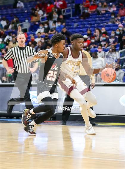 Thumbnail 3 in Beaumont United vs. Kimball (UIL Class 5A Final) photogallery.