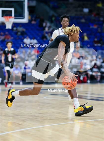 Thumbnail 2 in Beaumont United vs. Kimball (UIL Class 5A Final) photogallery.