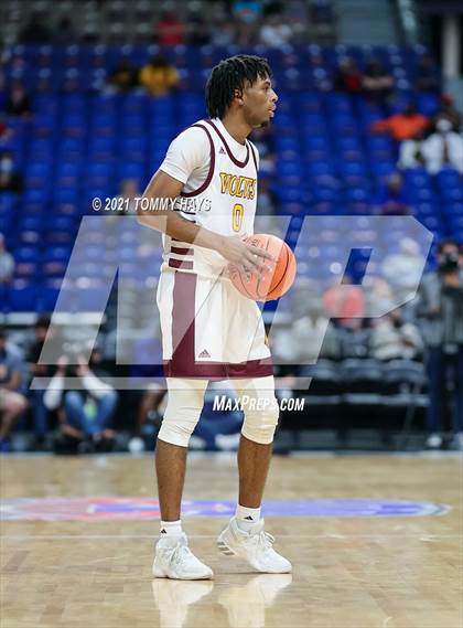 Thumbnail 1 in Beaumont United vs. Kimball (UIL Class 5A Final) photogallery.