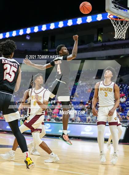 Thumbnail 3 in Beaumont United vs. Kimball (UIL Class 5A Final) photogallery.