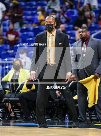 Thumbnail 3 in Beaumont United vs. Kimball (UIL Class 5A Final) photogallery.
