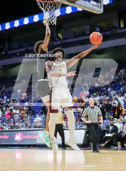 Thumbnail 1 in Beaumont United vs. Kimball (UIL Class 5A Final) photogallery.