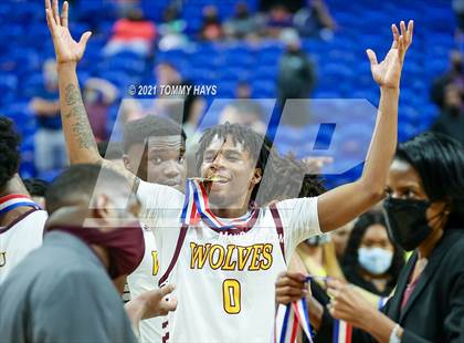 Thumbnail 1 in Beaumont United vs. Kimball (UIL Class 5A Final) photogallery.