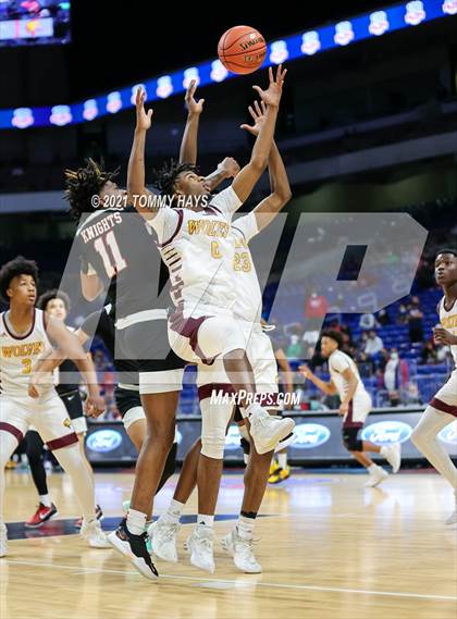 Thumbnail 2 in Beaumont United vs. Kimball (UIL Class 5A Final) photogallery.