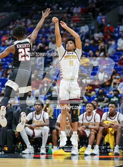 Thumbnail 1 in Beaumont United vs. Kimball (UIL Class 5A Final) photogallery.