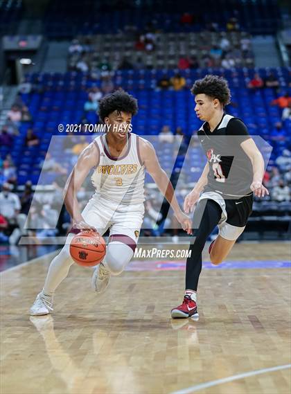 Thumbnail 2 in Beaumont United vs. Kimball (UIL Class 5A Final) photogallery.