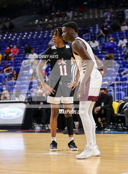 Thumbnail 2 in Beaumont United vs. Kimball (UIL Class 5A Final) photogallery.