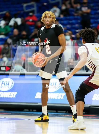 Thumbnail 2 in Beaumont United vs. Kimball (UIL Class 5A Final) photogallery.