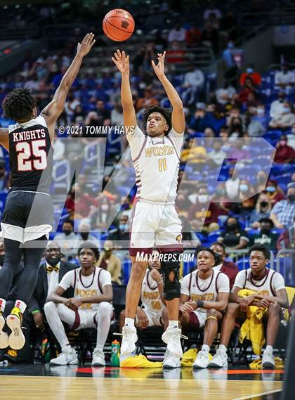 Thumbnail 3 in Beaumont United vs. Kimball (UIL Class 5A Final) photogallery.
