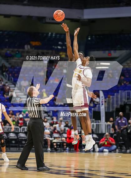 Thumbnail 2 in Beaumont United vs. Kimball (UIL Class 5A Final) photogallery.
