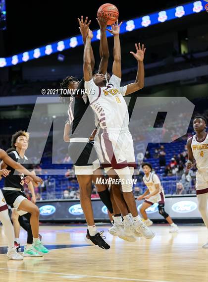 Thumbnail 3 in Beaumont United vs. Kimball (UIL Class 5A Final) photogallery.
