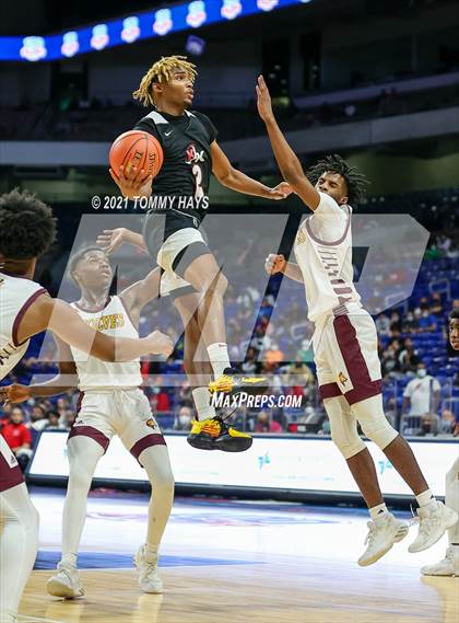 Thumbnail 2 in Beaumont United vs. Kimball (UIL Class 5A Final) photogallery.