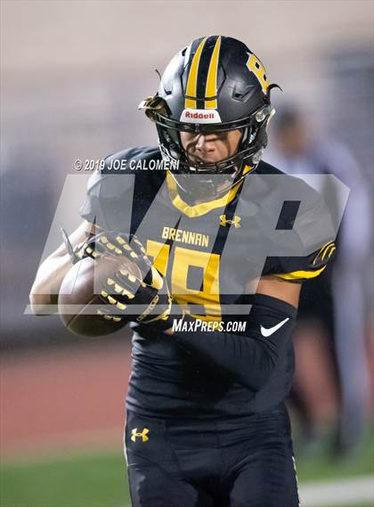 Thumbnail 3 in Brennan vs Holmes photogallery.
