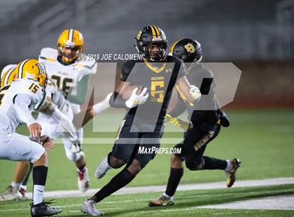 Thumbnail 2 in Brennan vs Holmes photogallery.