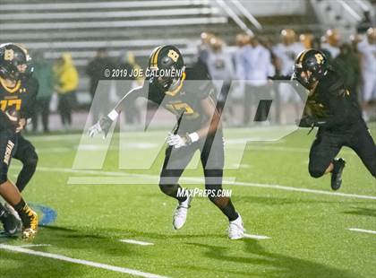 Thumbnail 3 in Brennan vs Holmes photogallery.