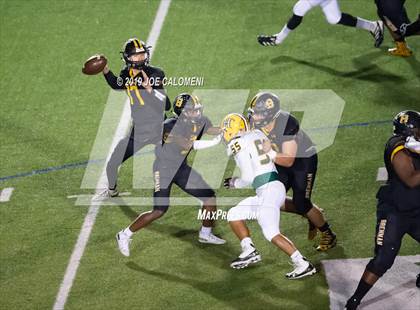 Thumbnail 3 in Brennan vs Holmes photogallery.