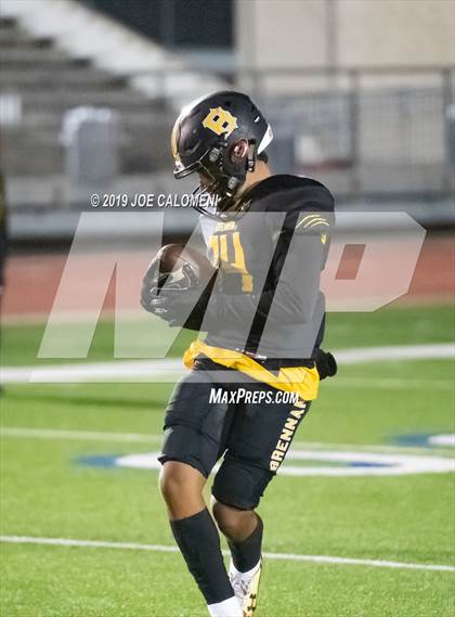 Thumbnail 3 in Brennan vs Holmes photogallery.