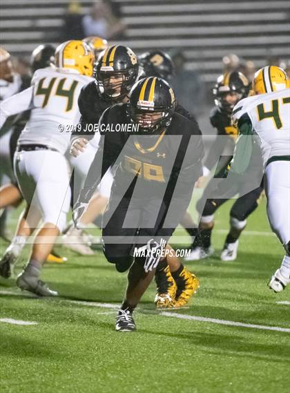 Thumbnail 3 in Brennan vs Holmes photogallery.