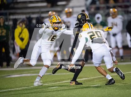 Thumbnail 3 in Brennan vs Holmes photogallery.