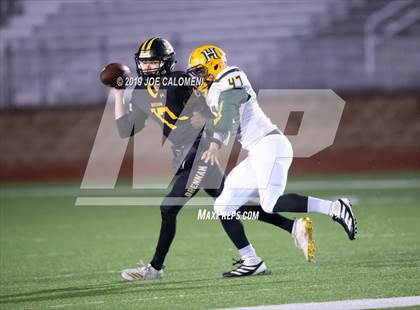 Thumbnail 3 in Brennan vs Holmes photogallery.