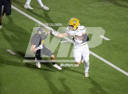 Thumbnail 3 in Brennan vs Holmes photogallery.
