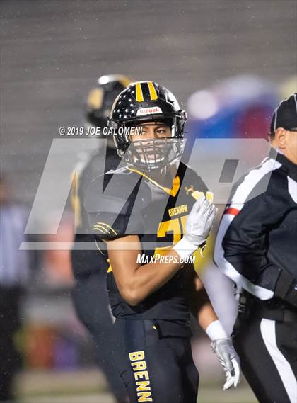 Thumbnail 3 in Brennan vs Holmes photogallery.