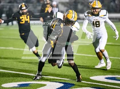 Thumbnail 2 in Brennan vs Holmes photogallery.