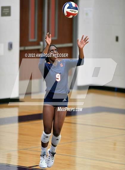 Thumbnail 1 in Cypress Ranch vs. Seven Lakes photogallery.