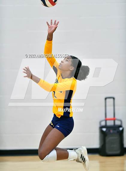 Thumbnail 3 in Cypress Ranch vs. Seven Lakes photogallery.