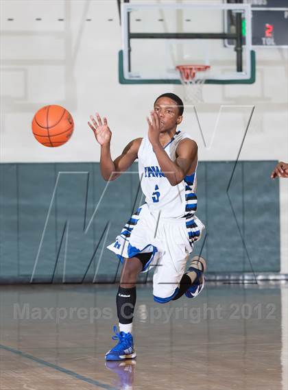 Thumbnail 3 in Berkner vs Hebron (Carrollton-Farmers Branch Basketball Classic) photogallery.