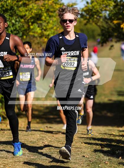 Thumbnail 3 in IHSAA Boys Cross Country Regionals photogallery.